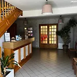 Otel Contact Les Montois 2*