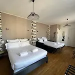 Contact Les Montois Otel Céaux