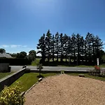 Otel Contact Les Montois 2*