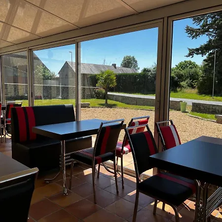 Contact Les Montois Отель