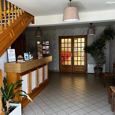 Отель Contact Les Montois 2*