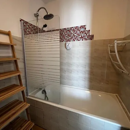 Les Montois Hotel 2*