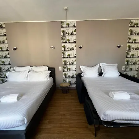 Contact Les Montois 2* Со