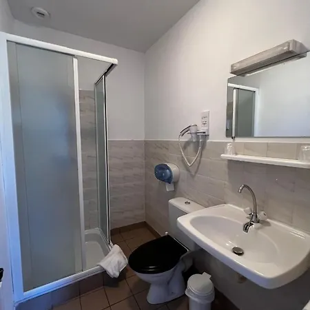 Отель Contact Les Montois