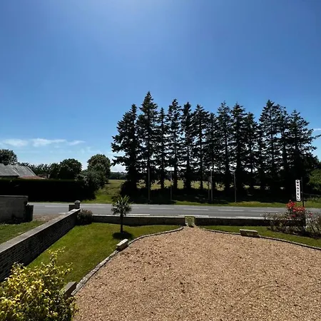 Отель Contact Les Montois 2*