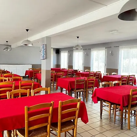 Contact Les Montois 酒店 2*