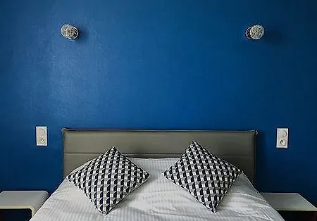 Contact Les Montois Отель