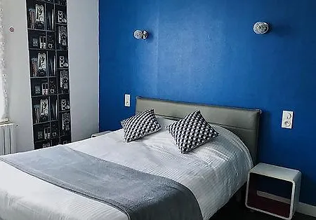 Отель Contact Les Montois 2*