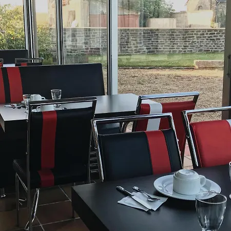 Отель Contact Les Montois