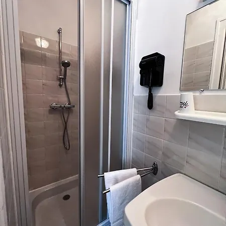 Contact Les Montois 2* Со