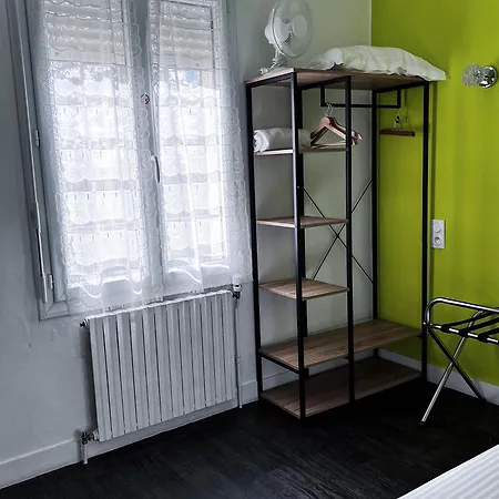 Contact Les Montois 2*