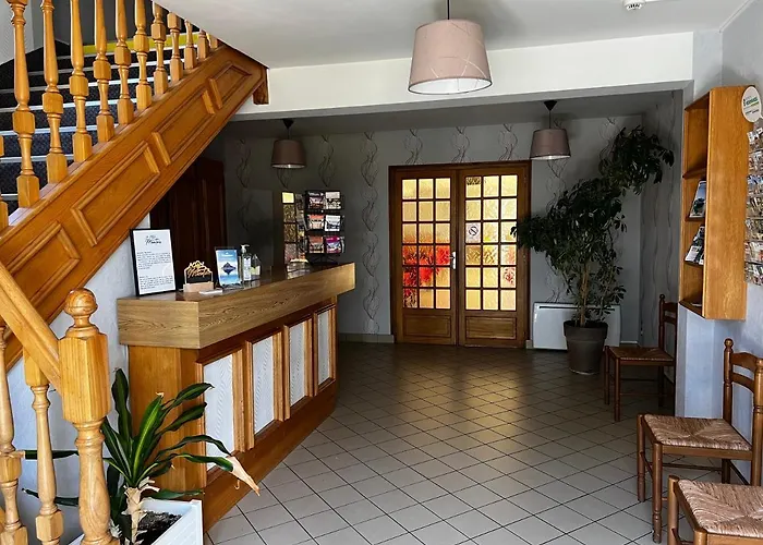 Отель Contact Les Montois 2*