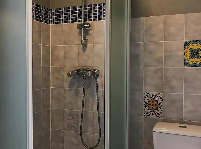 Отель Contact Les Montois 2*