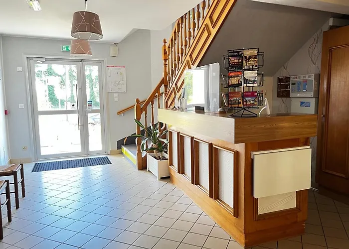 Contact Les Montois 2* Со