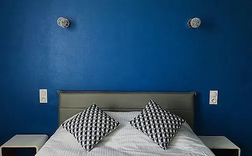 Contact Les Montois Hotel