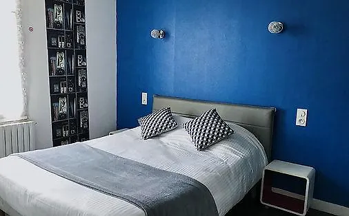 Отель Contact Les Montois 2*