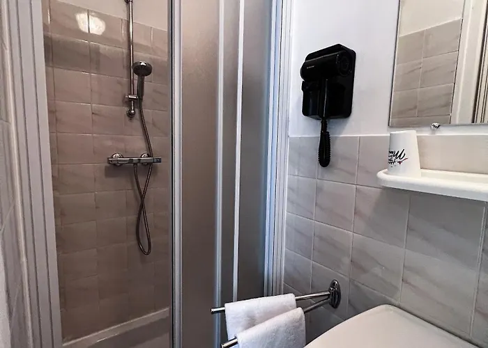 Contact Les Montois 2* Со